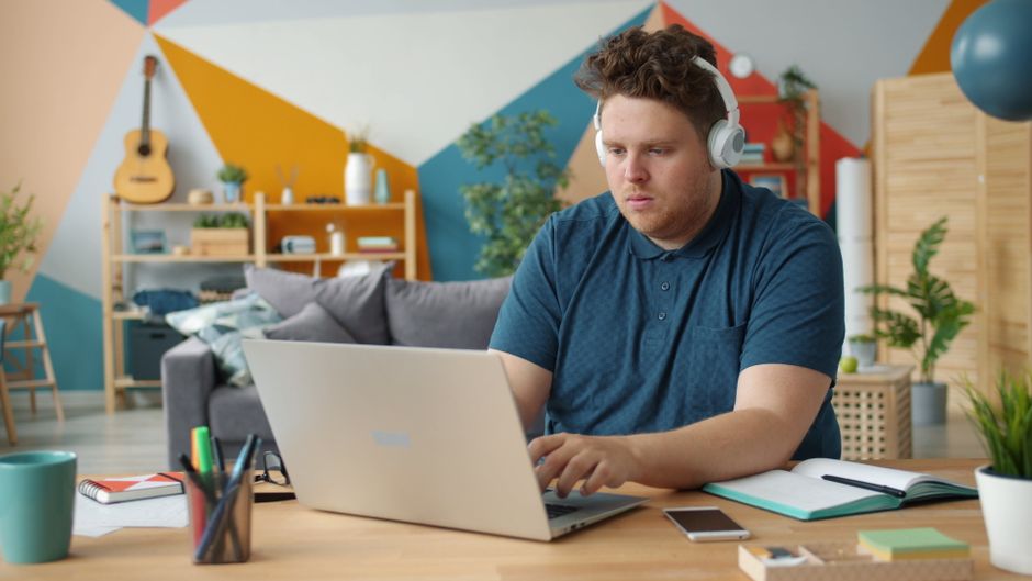 Online Marketing Kurse: Lernmaterialien und Kampagnen-Planung im Überblick